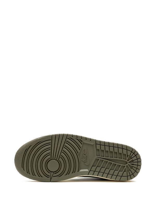 Travis Scott "Olive low"